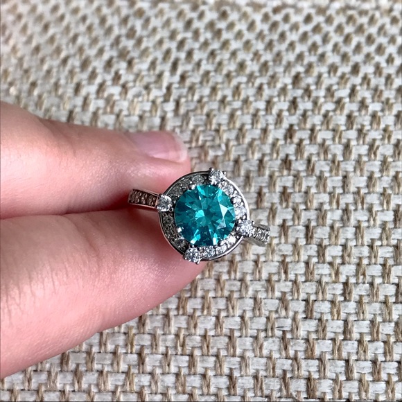 Ring - Picture 2 of 5